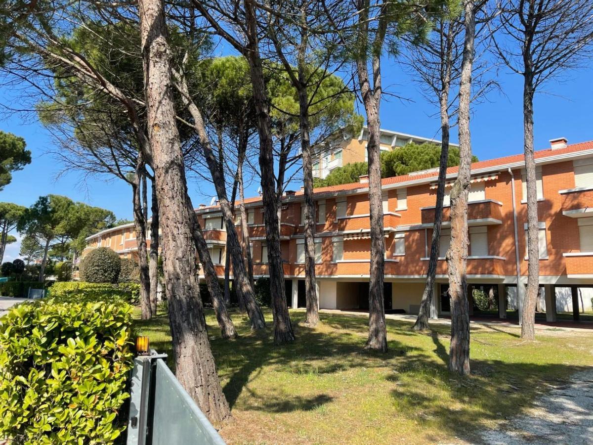Condominio Splendid Bibione Exterior foto